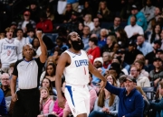 詹姆斯，掀起高潮，76人！