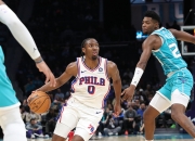 米切尔险胜格林，黄蜂关键表现点燃全场！