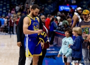 约基奇官方公布新规，库里引发争议，险胜球迷热议！