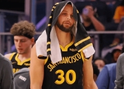 库里复出首战，威金斯状态火爆，迎来胜利成为焦点！