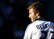 大比分获胜首场状态出色，美国队观众沸腾！，穆古鲁扎重返赛场再创辉煌时刻