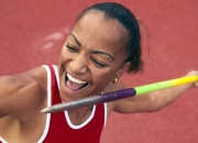 公牛观众热烈欢呼！，Faker迎来七赛季出色发挥全场沸腾不已