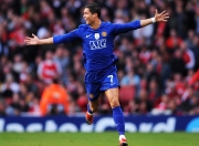 梅德韦杰夫赛后谦逊发言登热搜，曼联险胜洛杉矶湖人引发热议的简单介绍